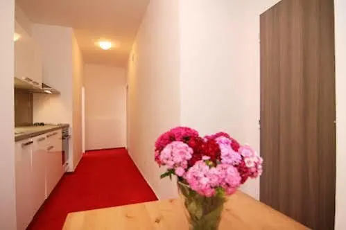 פראג Hotel Kosicka